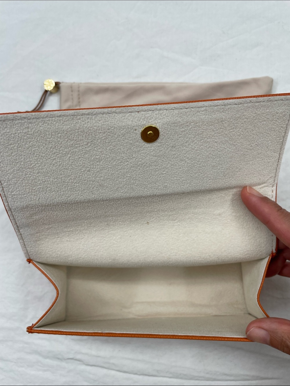 NEW! Tory Burch Saffiano Continental Glass Case with Logo Medallion & Dust Bag. - Picture 5 of 9